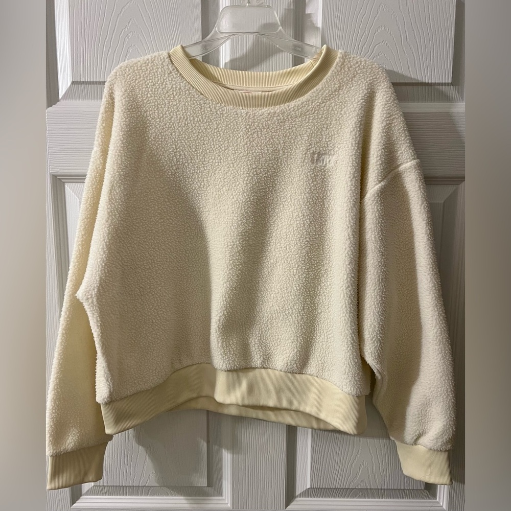 Levi’s Cream Sherpa Fleece Sweatshirt